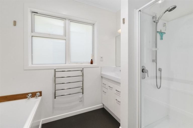 Photo of property in 53 Chesterton Street, Johnsonville, Wellington, 6037