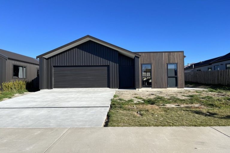 Photo of property in 25 Obelisk Street, Wanaka, 9305