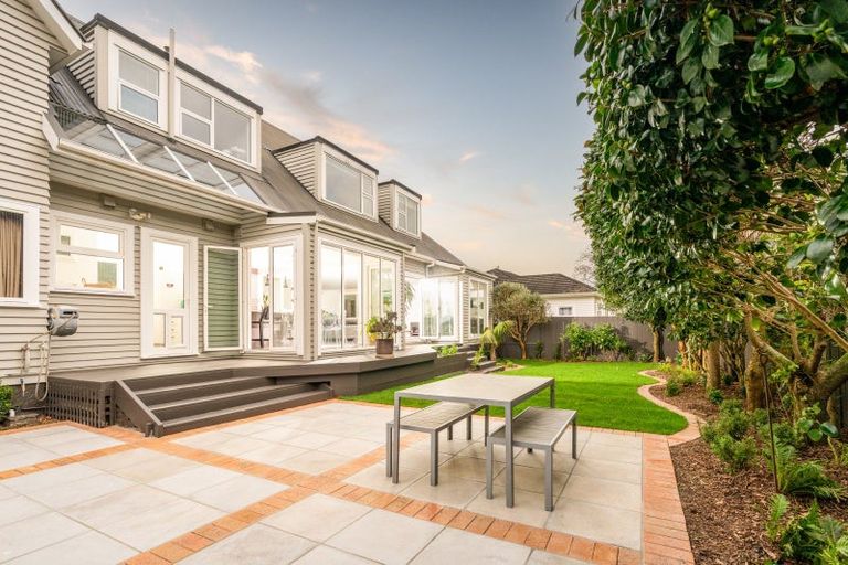 Photo of property in 64 Friend Street, Karori, Wellington, 6012