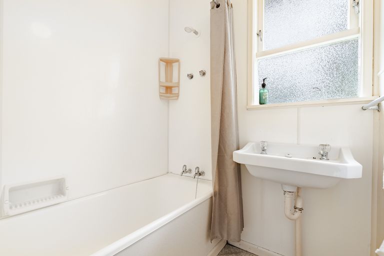 Photo of property in 17 Hilling Street, Titirangi, Auckland, 0604