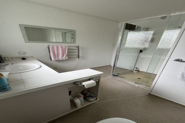 Photo of property in 1/195 Godley Road, Titirangi, Auckland, 0604