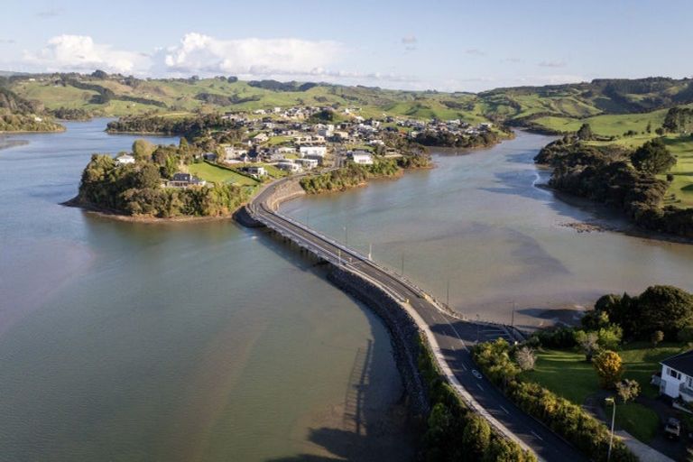 Photo of property in 16 Rangitahi Road, Raglan, 3225