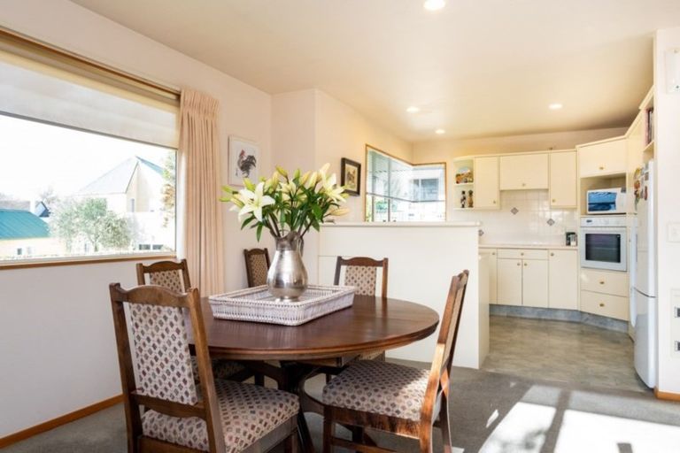 Photo of property in 2/11 Duart Road, Havelock North, 4130