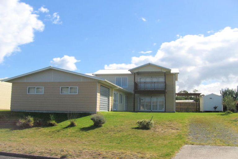 Photo of property in 101 Weka Street, Whangamata, 3620