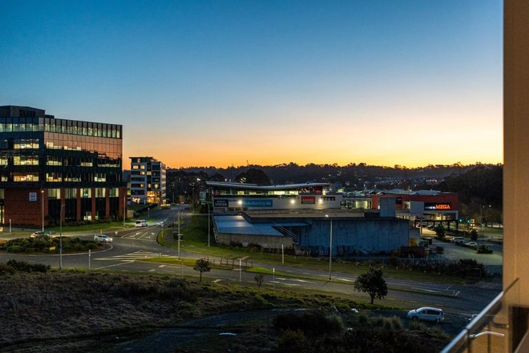 Photo of property in 305/3 Kaipiho Lane, Albany, Auckland, 0632