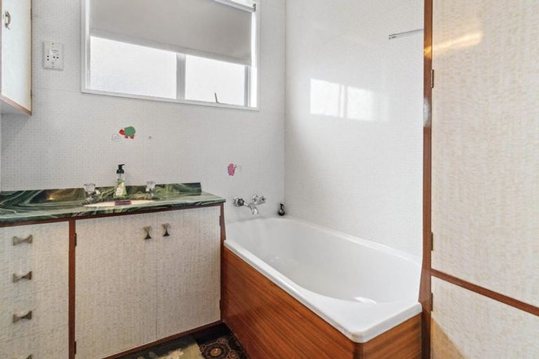 Photo of property in 73 Arawa Street, New Lynn, Auckland, 0600