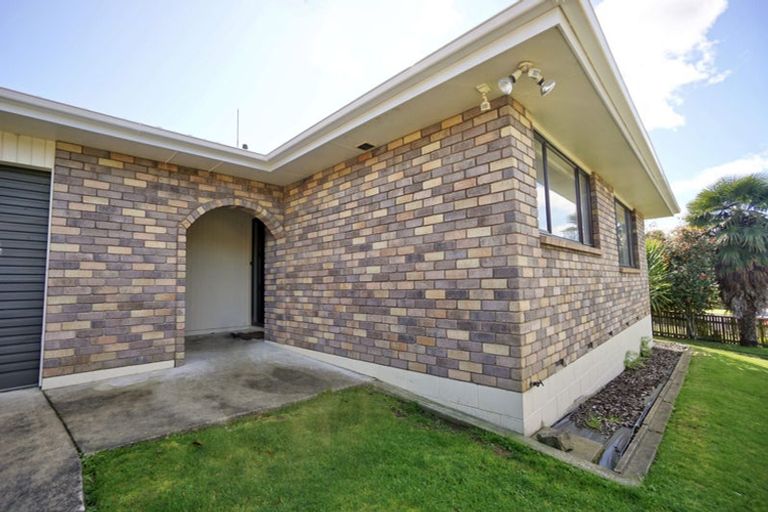 Photo of property in 6 Randell Place, Te Puke, 3119