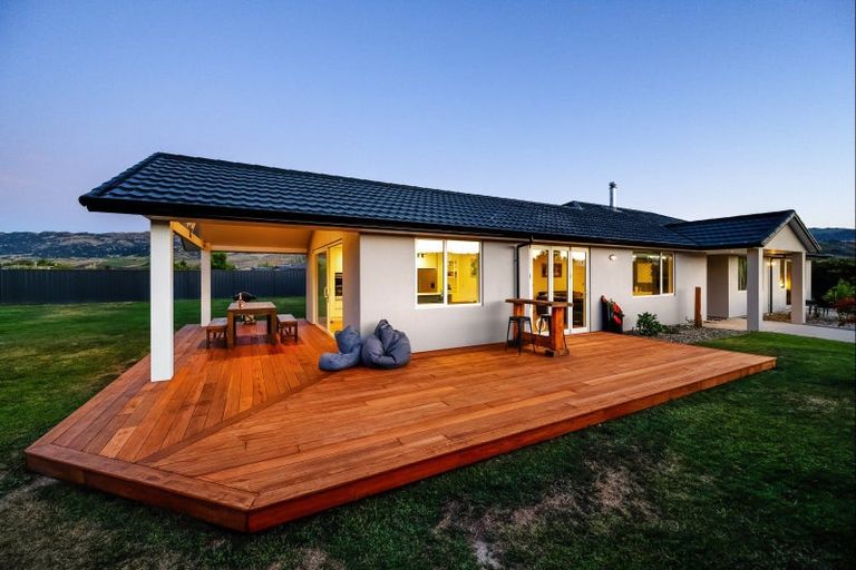 Photo of property in 3 De Bettencor Place, Mount Pisa, Cromwell, 9383