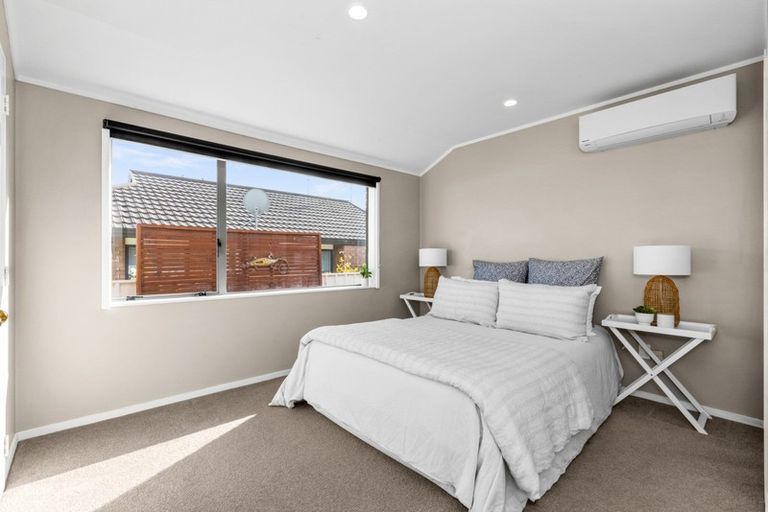 Photo of property in 2/42 Middle Road, Havelock North, 4130