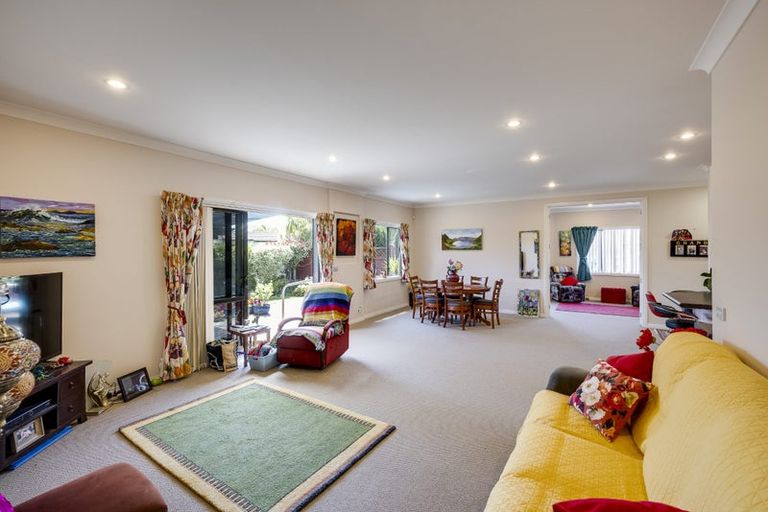 Photo of property in 18 Portland Place, Poraiti, Napier, 4112