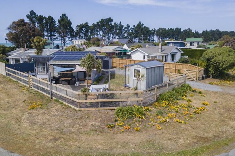 Photo of property in 30 Holton Road, Amberley, 7481