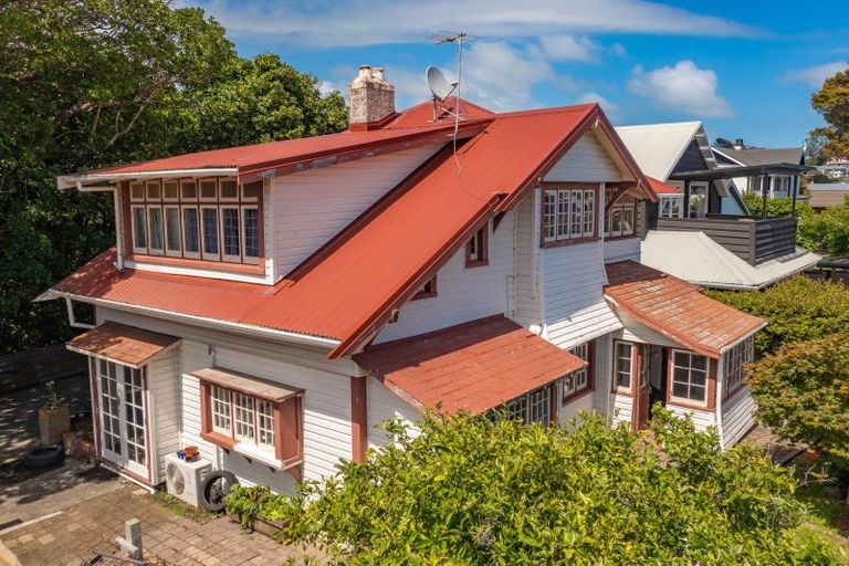 Photo of property in 151 Powderham Street, New Plymouth, 4310