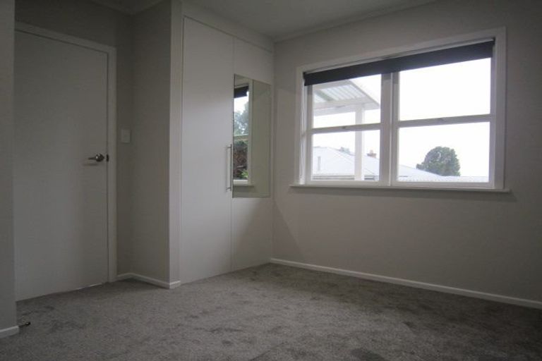 Photo of property in 1/402 Mount Albert Road, Mount Roskill, Auckland, 1041