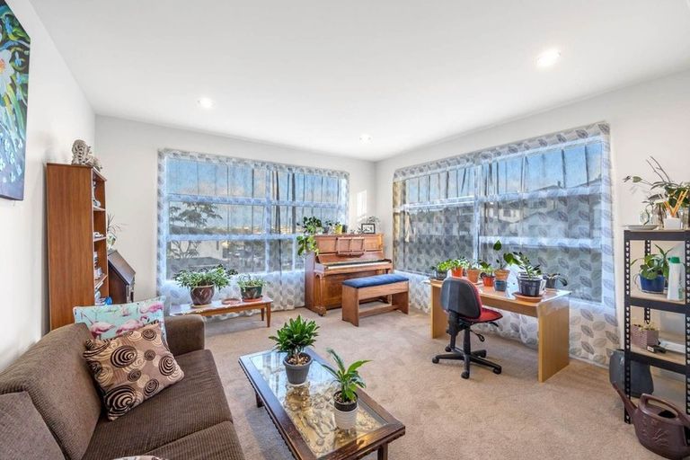 Photo of property in 14 Golden Morning Drive, Albany Heights, Auckland, 0632