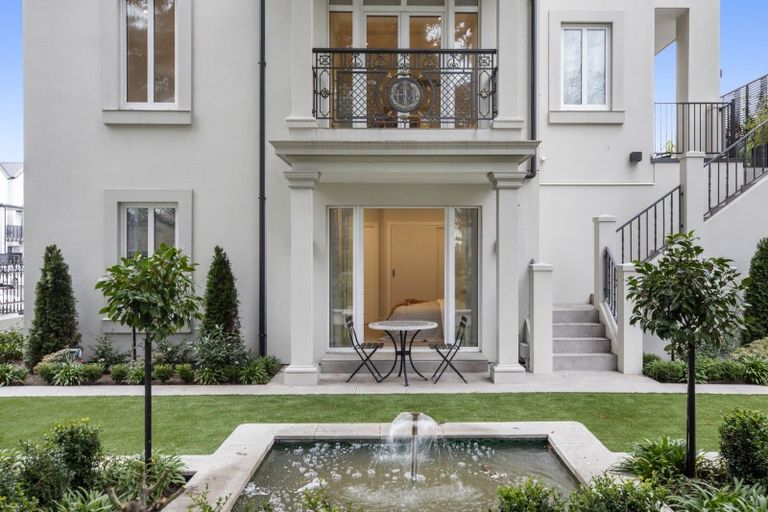 Photo of property in 2 Ayr Street, Riccarton, Christchurch, 8011