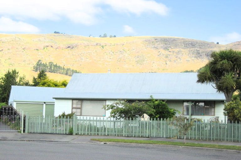 Photo of property in 12 Stedley Place, Heathcote Valley, Christchurch, 8022