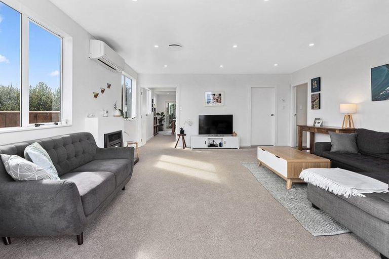 Photo of property in 79 Black Rock Road, Newlands, Wellington, 6037