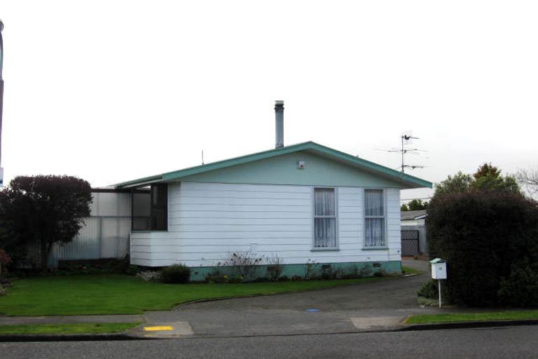 Photo of property in 31 Lowes Place, Solway, Masterton, 5810