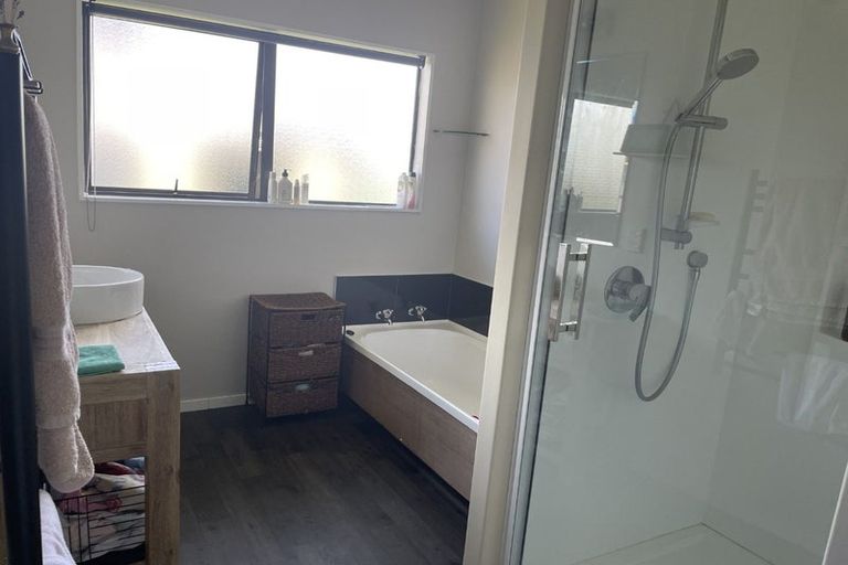 Photo of property in 6 Alan Styles Place, Greenmeadows, Napier, 4112