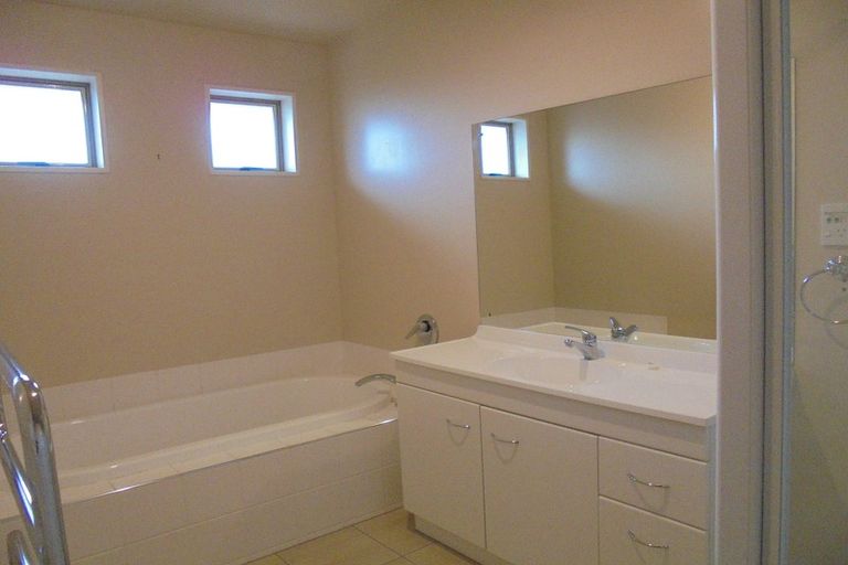 Photo of property in 8 Bibiana Street, Aidanfield, Christchurch, 8025