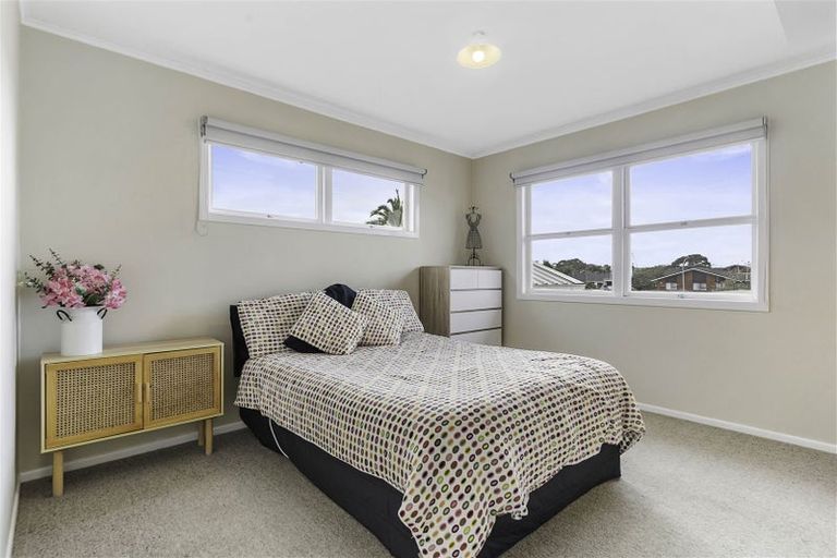 Photo of property in 1/38 Weldene Avenue, Glenfield, Auckland, 0629