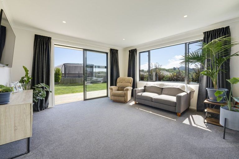 Photo of property in 2 Huntaway Close, Stoke, Nelson, 7011