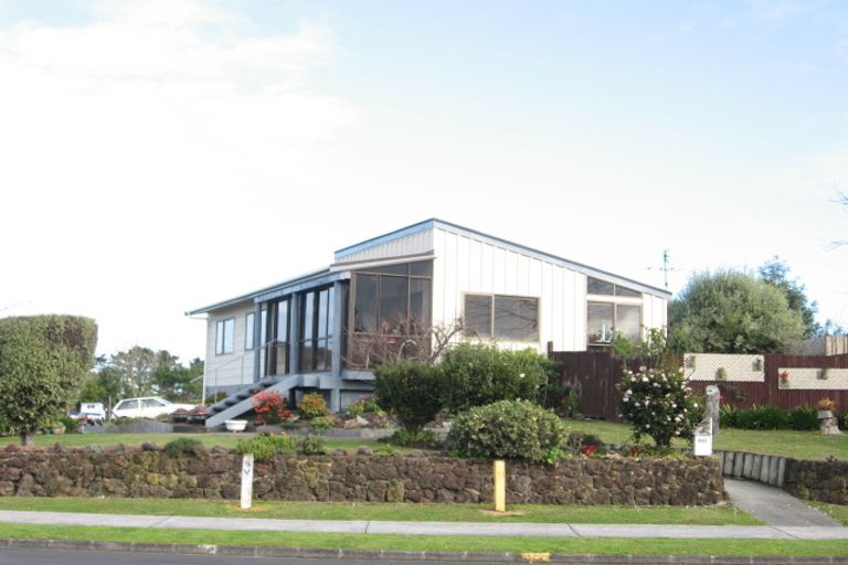 Photo of property in 142 Carnoustie Drive, Wattle Downs, Auckland, 2103