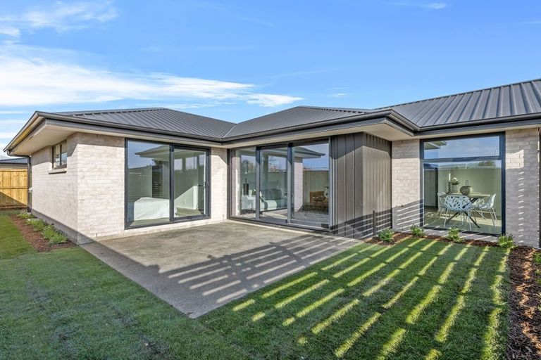 Photo of property in 16 Eccles Place, Halswell, Christchurch, 8025