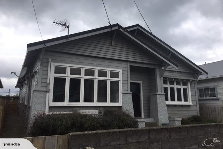 Photo of property in 137 Onepu Road, Lyall Bay, Wellington, 6022