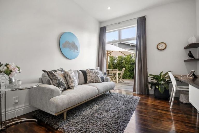 Photo of property in 26 Norwood Road, Bayswater, Auckland, 0622