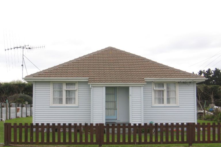 Photo of property in 15 Herrington Street, Foxton, 4814