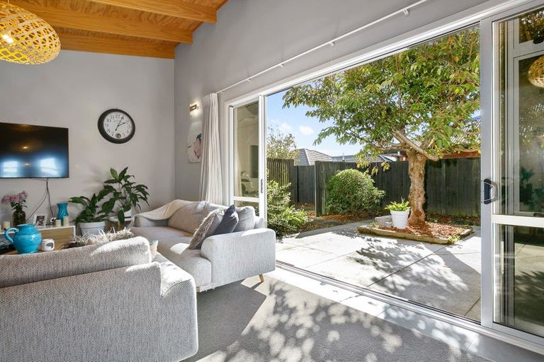 Photo of property in 21 Norfolk Drive, Cambridge, 3434