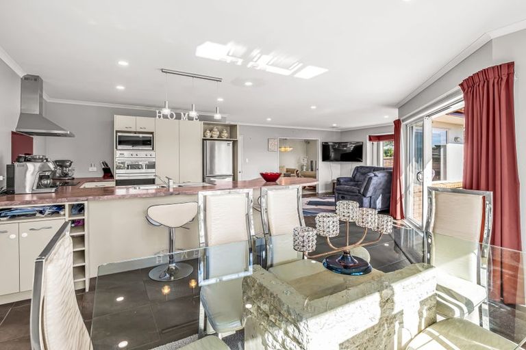 Photo of property in 19 Branigan Parade, Kelvin Grove, Palmerston North, 4414