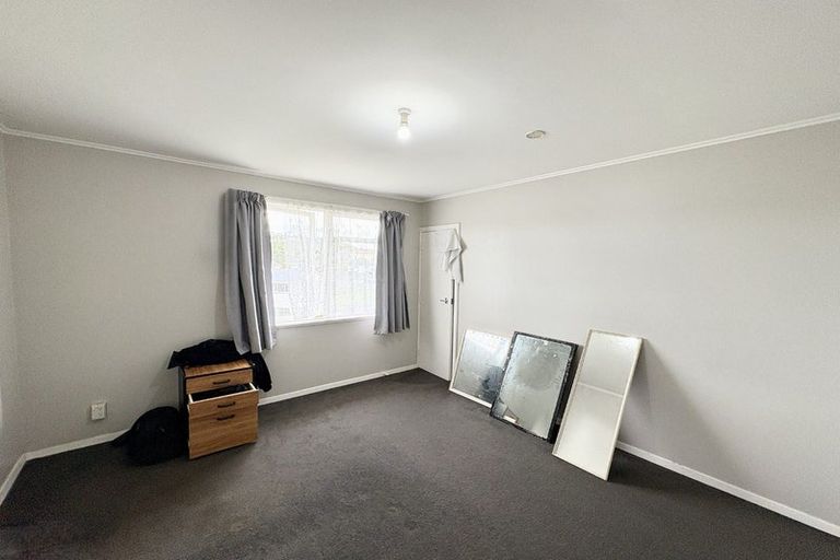 Photo of property in 2a-2b Devon Place, Cannons Creek, Porirua, 5024