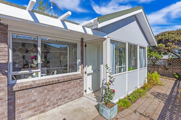Photo of property in 2/32 Hurley Road, Paraparaumu Beach, Paraparaumu, 5032