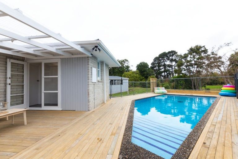 Photo of property in 95 Ruamahanga Crescent, Terrace End, Palmerston North, 4410