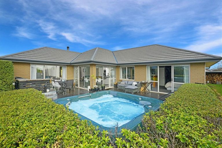 Photo of property in 7 Raymond Place, West Melton, 7618