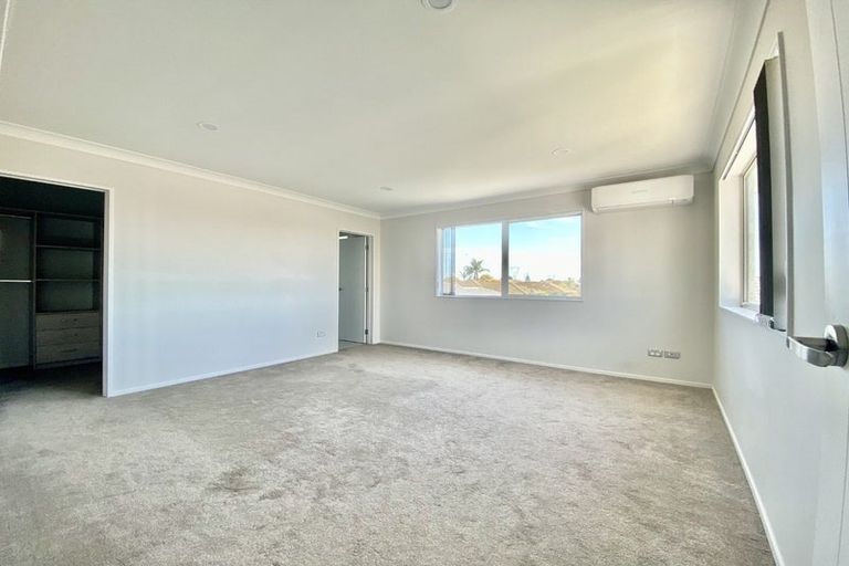 Photo of property in 70 Donegal Park Drive, Flat Bush, Auckland, 2019