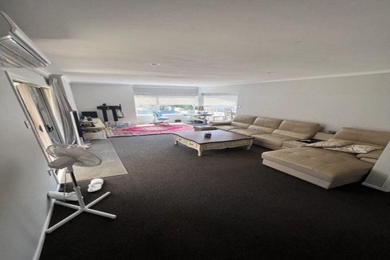 Photo of property in 14 Agincourt Street, Glenfield, Auckland, 0629