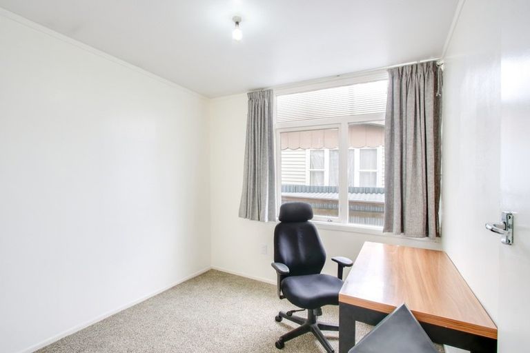 Photo of property in 1/125 Taradale Road, Onekawa, Napier, 4110