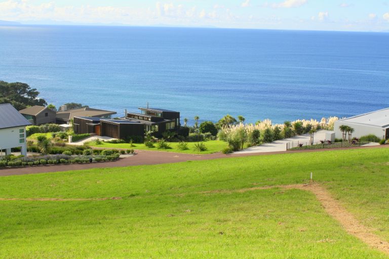 Photo of property in 80-82 Lax Crescent, Leigh, 0985