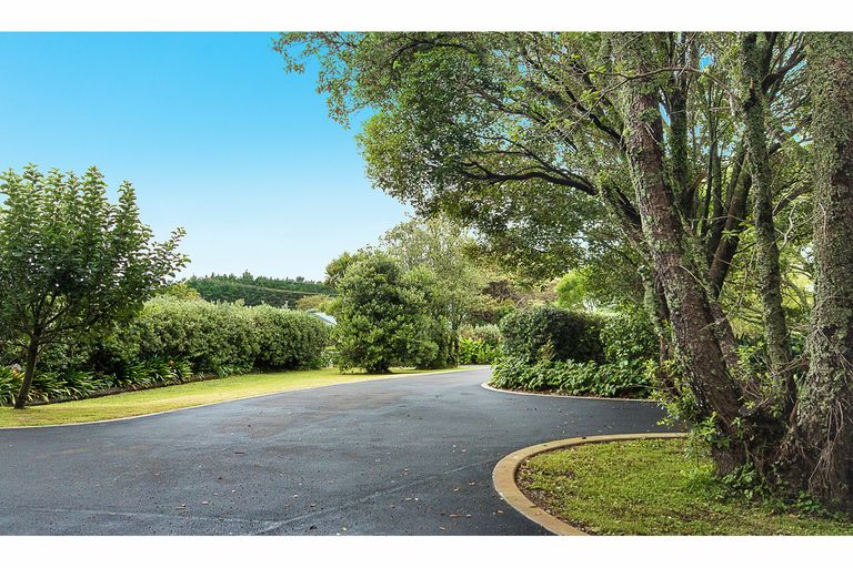 Photo of property in 2142 Awhitu Road, Pollok, 2684