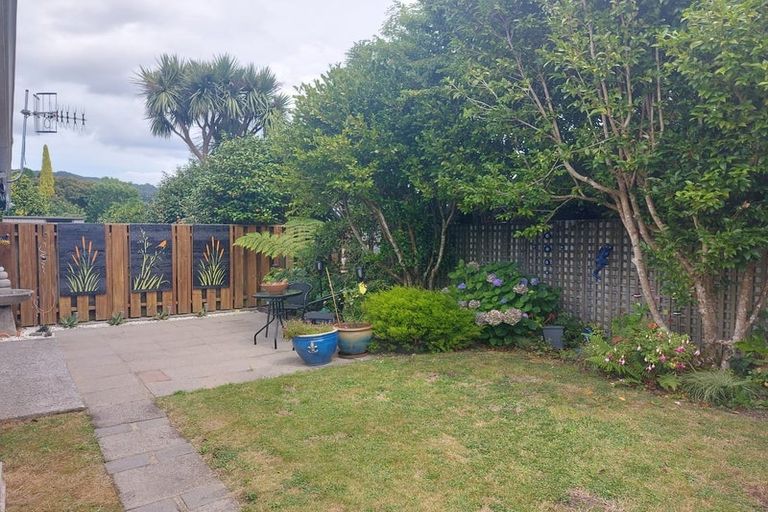 Photo of property in 8b Comeskey Grove, Elderslea, Upper Hutt, 5018