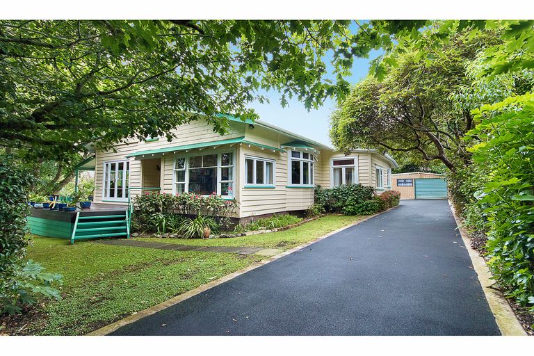 Photo of property in 2142 Awhitu Road, Pollok, 2684