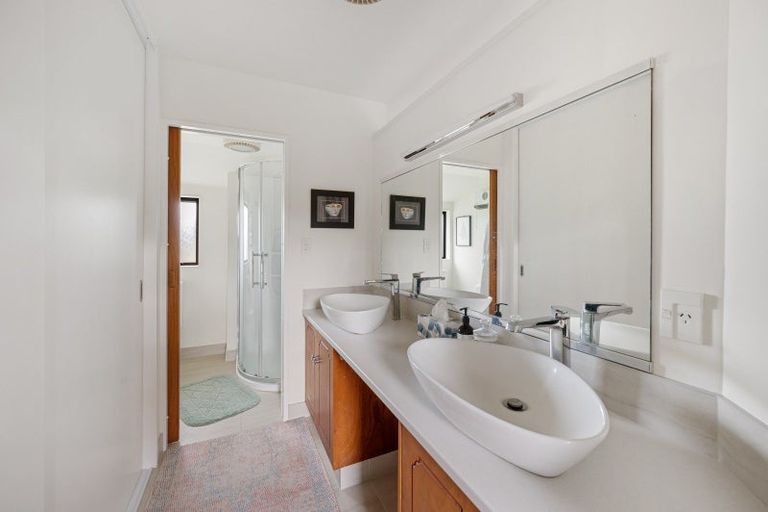 Photo of property in 2 Webb Place, Taradale, Napier, 4112