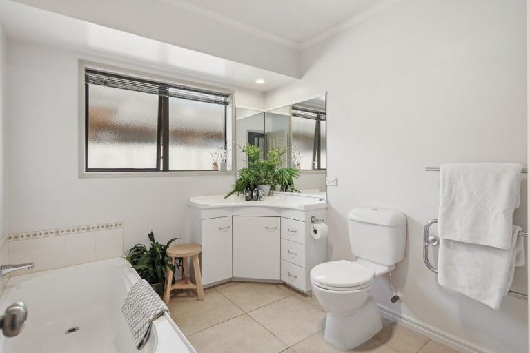 Photo of property in 20 Ohope Place, Papamoa Beach, Papamoa, 3118