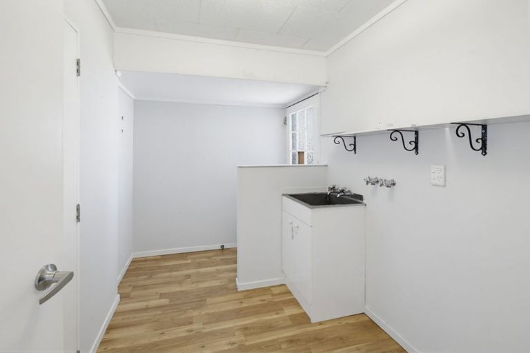 Photo of property in 22 Peter Hall Drive, Kelvin Grove, Palmerston North, 4414