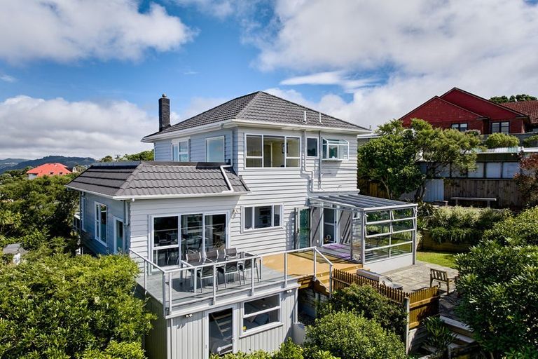 Photo of property in 102 Homebush Road, Khandallah, Wellington, 6035