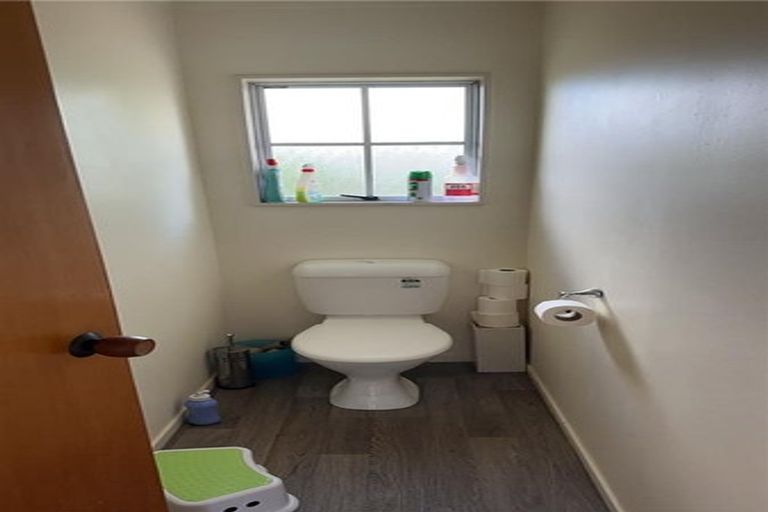 Photo of property in 32 Sandgate Avenue, Botany Downs, Auckland, 2010