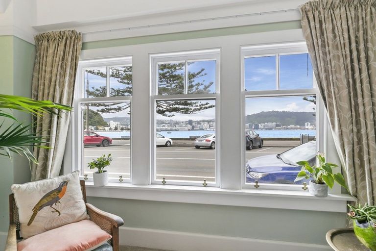 Photo of property in Inverleith Apartments, 1/306 Oriental Parade, Oriental Bay, Wellington, 6011